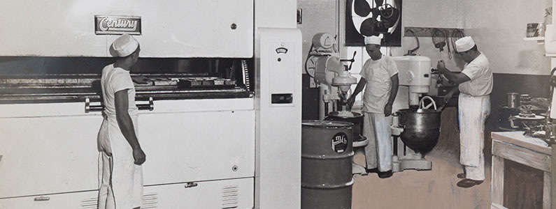files/interior_history_gambinos.jpg